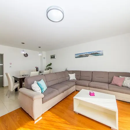 Luni Apartmán *