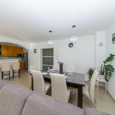 Luni Apartmán Lokva Rogoznica