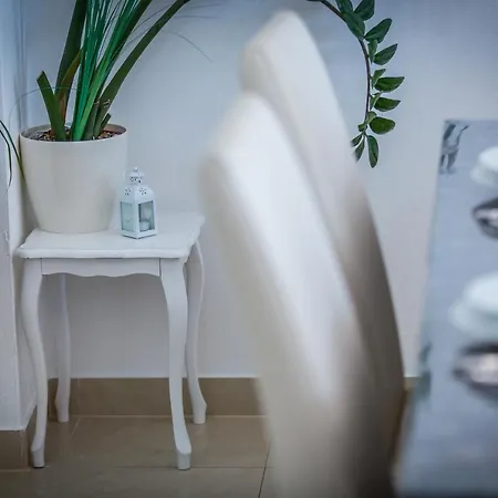 Luni Apartamento