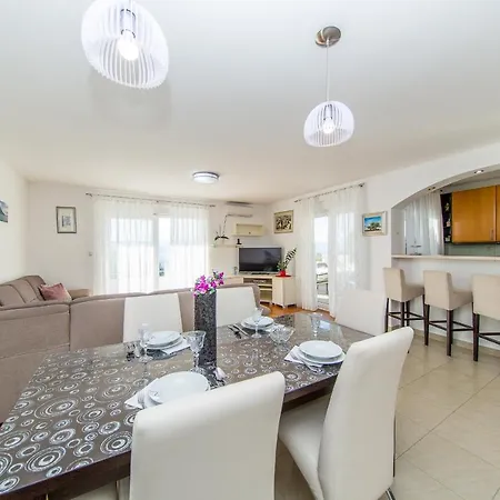 Luni Apartamento Lokva Rogoznica